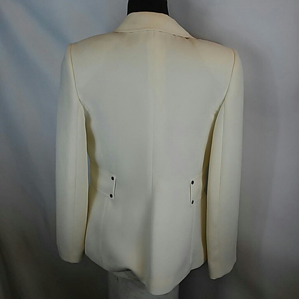 Tahari - Picture 3 of 4